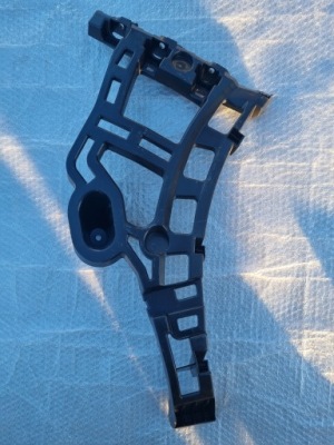 Citroen c5 aircross правий напрямна кронштейн бампера фото №1