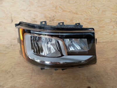 PROJECTEUR PHARE SCANIA R AVEC RS DROITE 