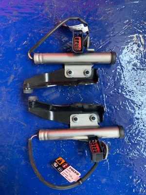 Volvo s90 v90 ii 16-19r патрон шарнір капот лівий фото №1