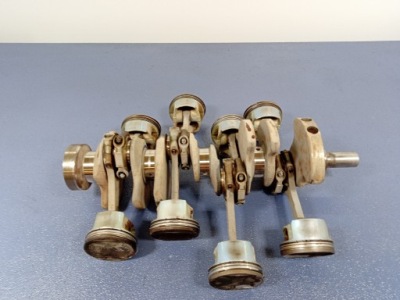 Mercedes e w210 4.3 v8 m113.940 wał коленчатый поршни фото №1