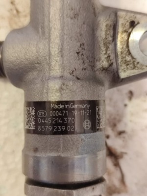 Молдинг впрыскная 0445214370 bmw x1 f48 фото №1