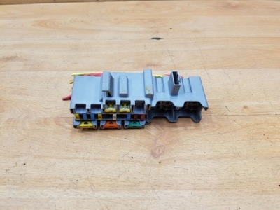 Коробка предохранителей renault megane ii 1.5 dci фото №1