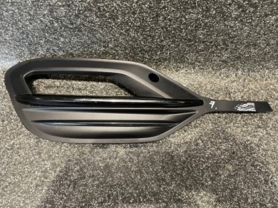 Решётка противотуманной фары левая opel astra k рестайлинг  236528514 фото №1