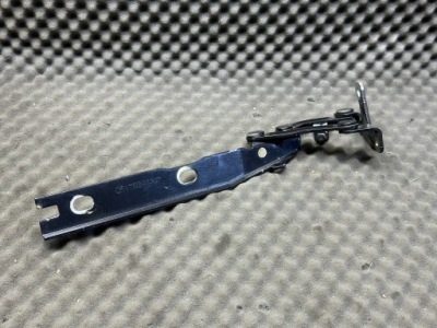 05178241ab петля капот лівий dodge journey фото №1