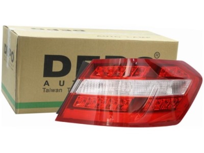 Фара задний правый  mercedes klasa e w212 09-13 седан фото №1