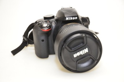 Lustrzanka Nikon D3300 korpus + obiektyw 18-105
