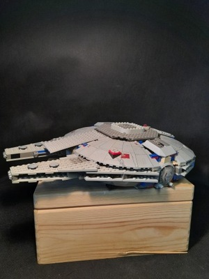 Zestaw Lego Star Wars Millenium Falcon