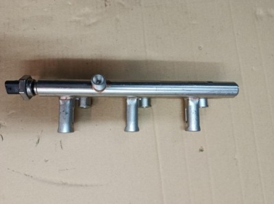 Молдинг упорскування opel crossland x 1.2 оригінал nowa з датчиком фото №1