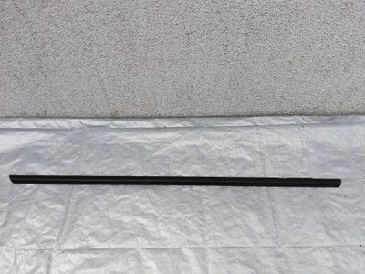Молдинг ущільнювач лівий задня kia ceed ii 12-16 kom фото №1