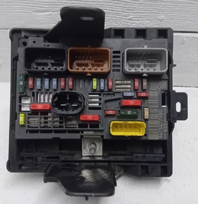 Модуль bsm r02 коробка роз'єми citroen c5 iii x7 9675877980 фото №1