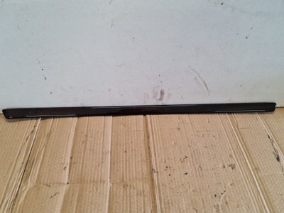 Молдинг dekor правий перед audi a8 d2 4d0867410re фото №1