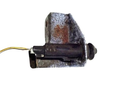 Датчик открывания капот toyota rav4 ii фото №1