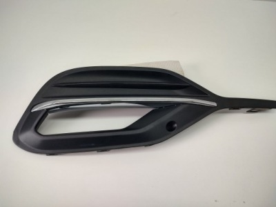 Решётка бампера перед правый  opel astra k рестайлинг  19- фото №1