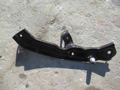 Skoda scala защита кронштейн лампы правой 657805931 фото №1