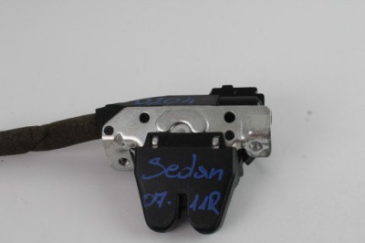 Замок крышки задняя mercedes w204 sedan 07-11r фото №1