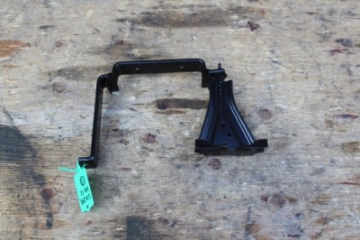 Кронштейн кронштейн акумулятор lexus ux 250h 2021 оригінальний номер фото №1