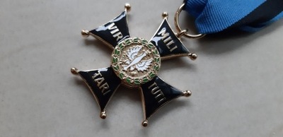 Krzyż Virtuti Militari - III Klasy