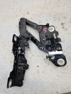 Петля капот правий bmw x3 g01 x4 g02 73974500 фото №1