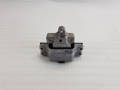 Vw passat b7 golf vi подушка двигуна 3c0199555 фото №1