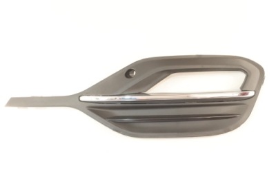 Opel astra k lift решётка бампера na противотуманная фара правая фото №1