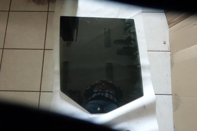 Скло range rover бічна правий задня фото №1