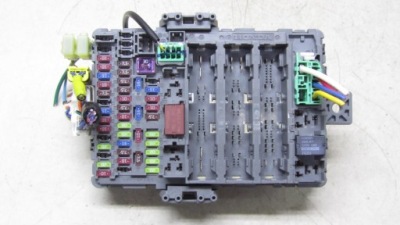 Honda cr-v iv 2.2 коробка предохранителей t1e-e211 фото №1