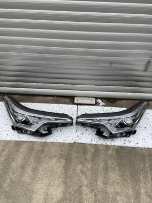 Toyota c-hr chr лампа передняя правая левая led 81110-f4030 фото №1