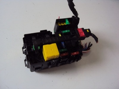 Коробка предохранителей peugeot 3008 ii 2016- фото №1