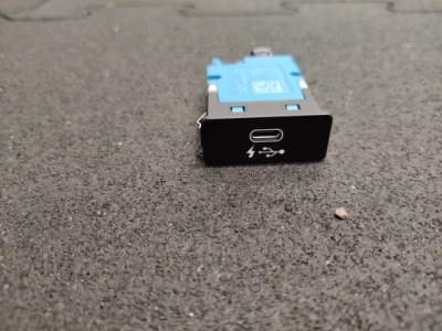 Роз'єм usb bmw g01 g20 g11 g32 g30 f48 f39 фото №1