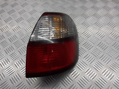 Лампа правий задня subaru legacy iii kombi фото №1