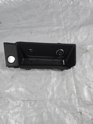 Панель usb прикуривателя запуск стоп audi a4 b9 8w1864131c фото №1