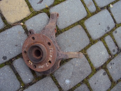 Поворотний кулак trafic vivaro права 2001-2014r фото №1