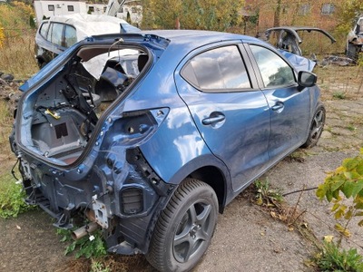 PARTE TRASERA BANDEJA DE MALETERO MAZDA 2 2020ROK  