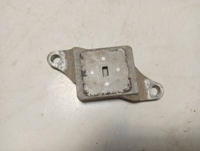 Volvo 31681177 кронштейн rysora правий xc90 фото №1