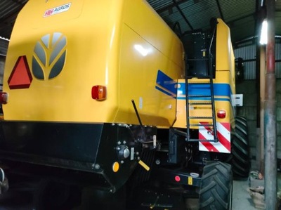 Kombajn Zbożowy New Holland TC 5.90