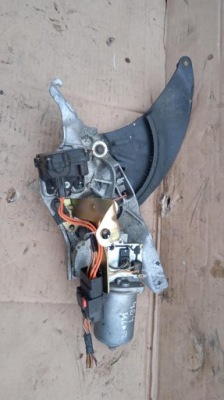 Chrysler grand voyager iv двигун підйому кришки фото №1