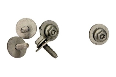 Болт кріпильна m6 захист pod двигуном lexus ls400 / toyota avensis / camry фото №1