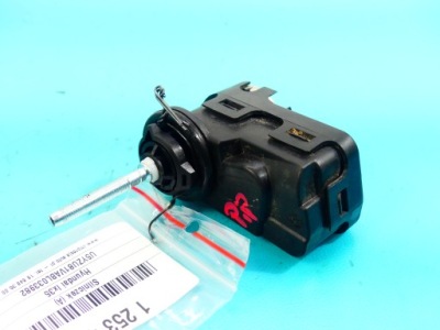 Моторчик регулювання світла фара правий hyundai ix35 фото №1