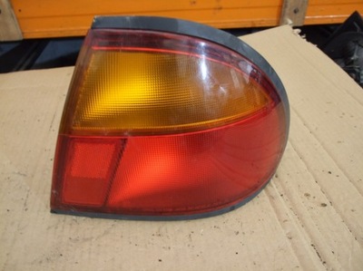 MAZDA 323 BA LAMPA PRAWY TYŁ