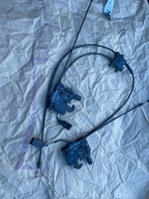 Audi a4 замок капот перед 823509 фото №1