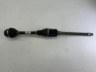 Bmw g30 g31 привідний вал перед передня права 8664676 фото №1
