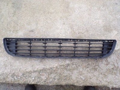 Решітка бампера перед 9681519877 berlingo iii фото №1