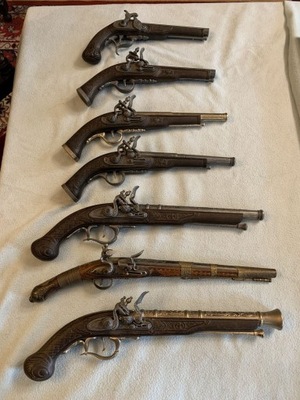 kolekcja replik pistoletów skałkowych - 7szt - BDB