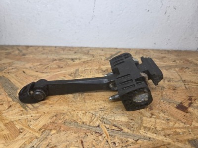 Обмежувач двері правий задня opel zafira b 13214193 фото №1