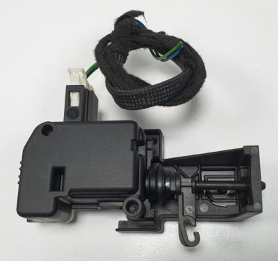 Привод крышка горловины  топливной  mercedes w212 a2048205397 фото №1