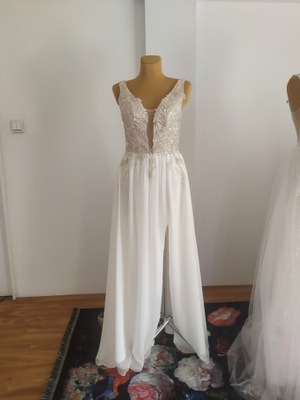 Nowa suknia ślubna na ramiączkach zdobiona 38