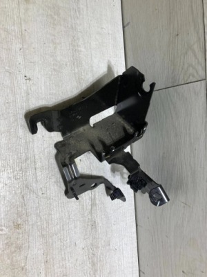 Renault clio v 2019 кронштейн кронштейн насос abs фото №1