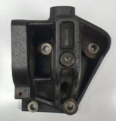 Опора кронштейн полуось trafic 2 vivaro a master 2 2.5 8200049238 фото №1