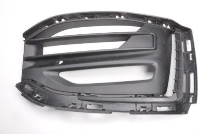 Bmw f40 рамка решётка бампера правая 7459716 фото №1