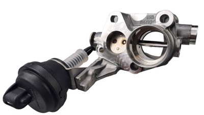 Кришка багажника дросель дросельна заслінка mercedes a6421401263 om642 фото №1